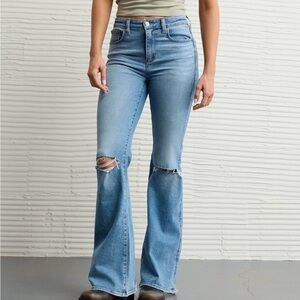 American Eagle Outfitters Light Blue Distressed Super Stretch Jeans - Women